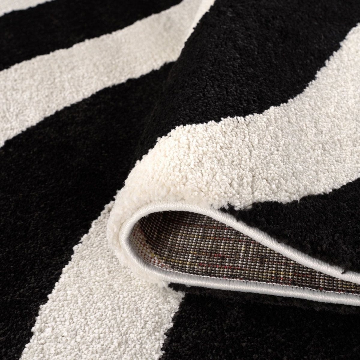 Joli Wave Black & White Rug - The Rugs - Art Fever